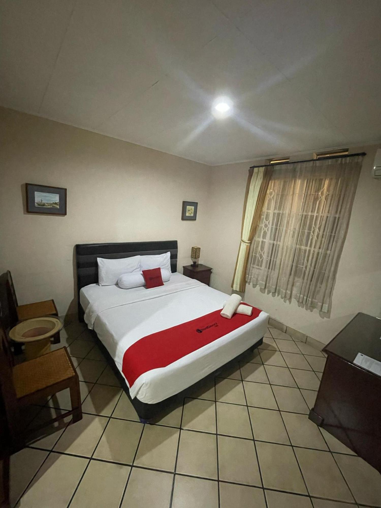 Kamar RedDoorz Double
