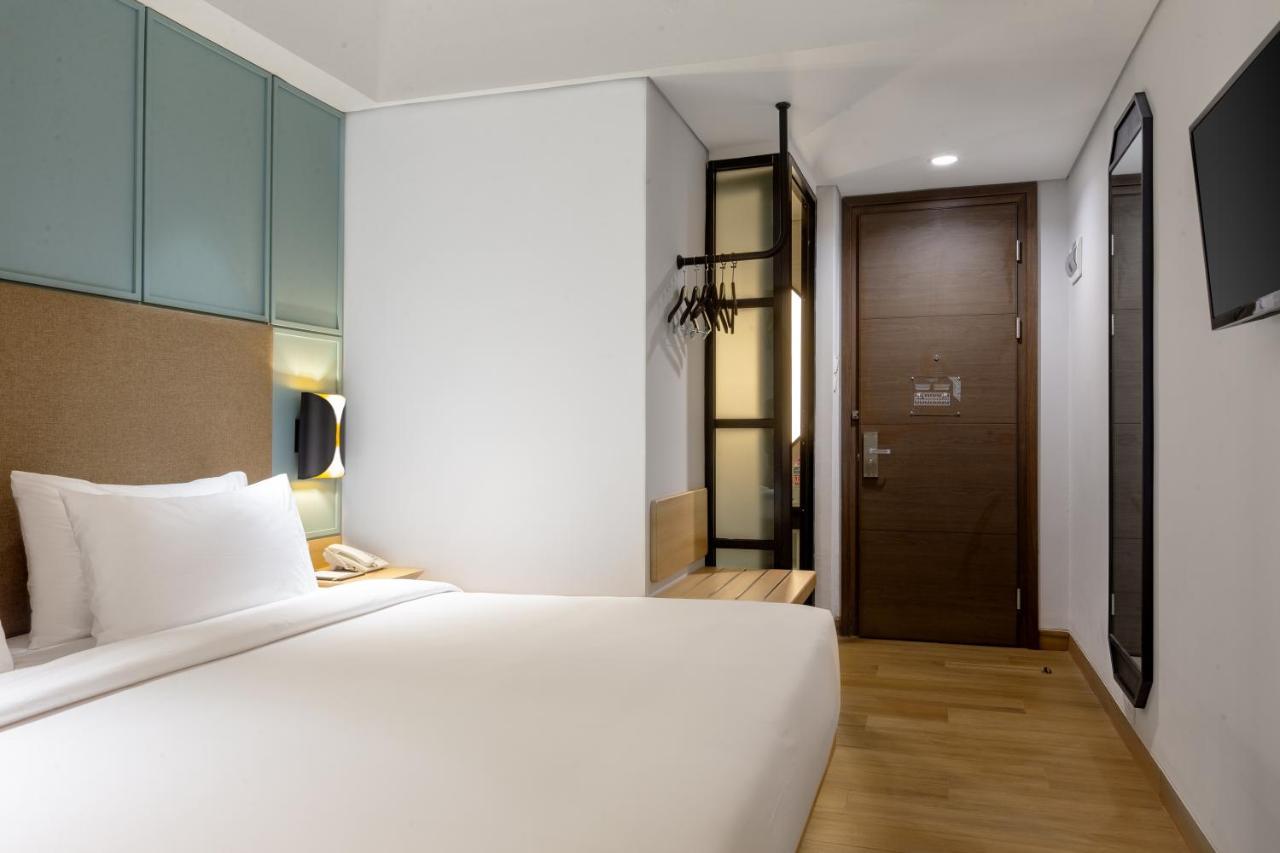 Superior Room Hollywood