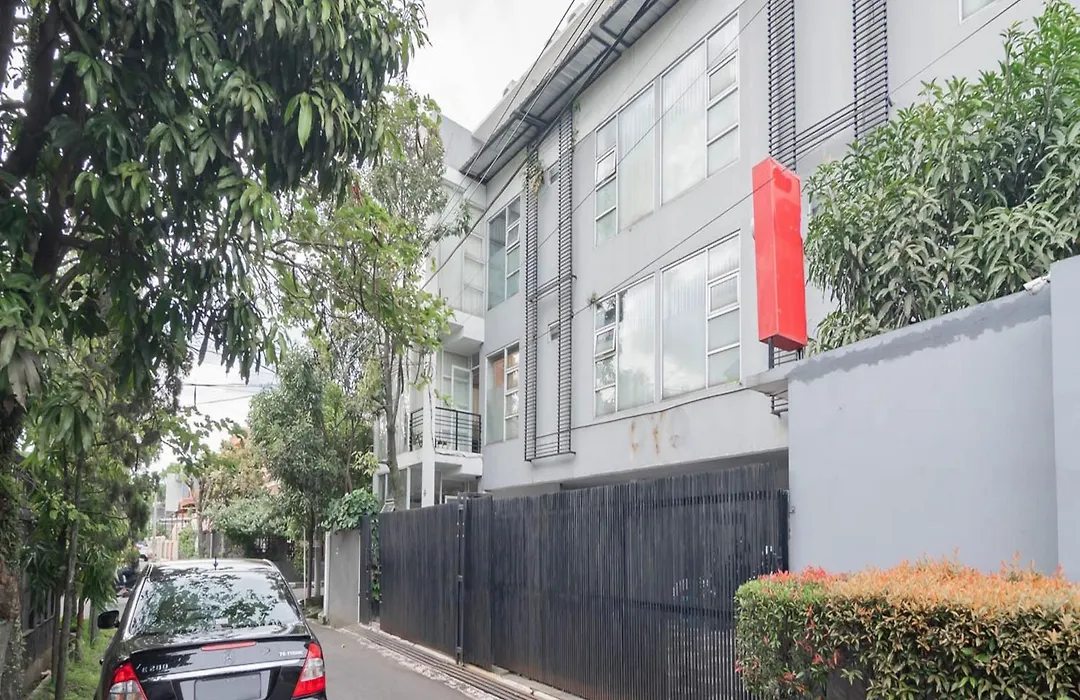 Reddoorz Near Trans Studio Mall Bongo Residence-1