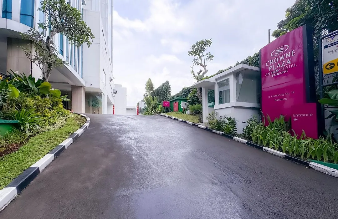 Crowne Plaza Bandung, an IHG Hotel-1