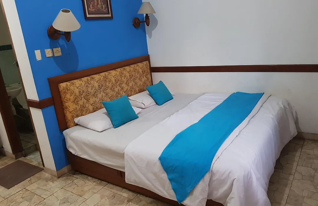 Oyo 1945 Hotel Bali Indah-1