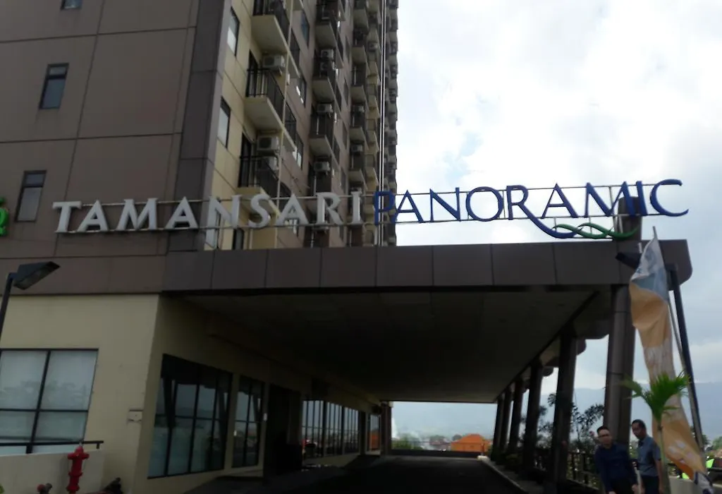 RedLiving Apartemen Tamansari Panoramic - Rasya Room-1