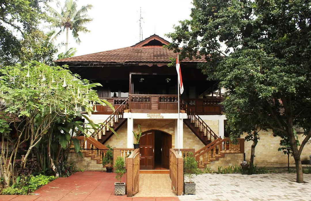Reddoorz Hostel @ Dago 2-1