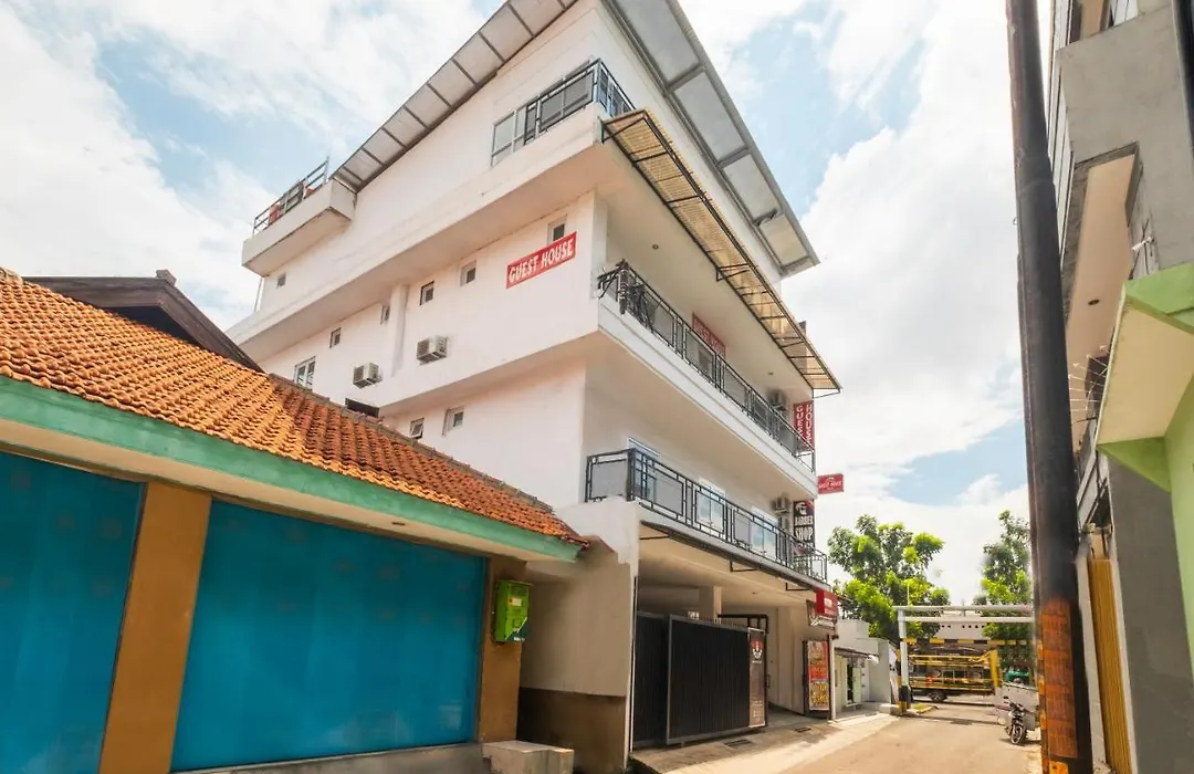 Reddoorz Near Exit Toll Moh. Toha-1