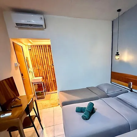 Buton Backpacker Lodge-3