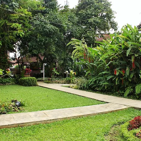 Reddoorz Hostel @ Dago 2-2