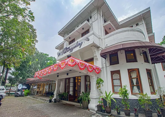 Bumi Sawunggaling Hotel