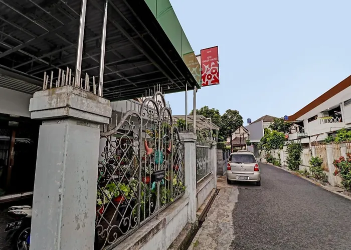 Oyo 90707 G10 Guest House
