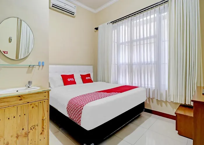 Oyo 90707 G10 Guest House