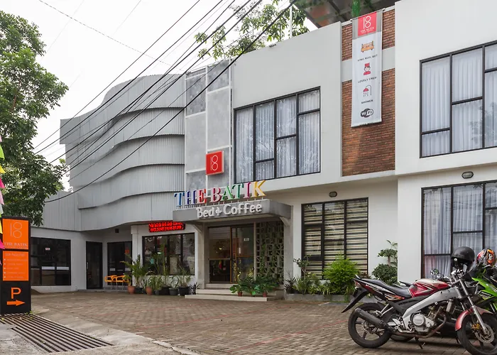 Reddoorz Premium @ The Batik Hotel Moh. Toha