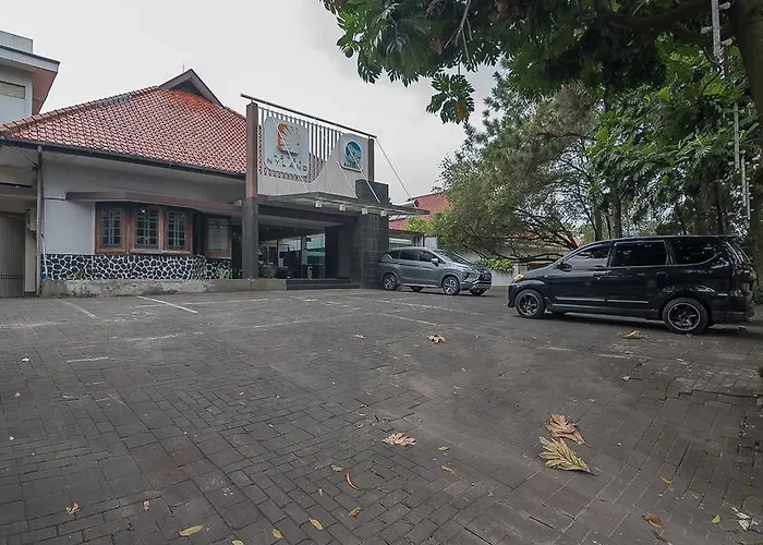 Reddoorz Plus @ Cipaganti Street 3