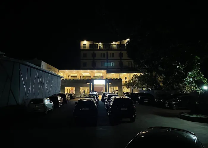 Grand Arjuna Hotel