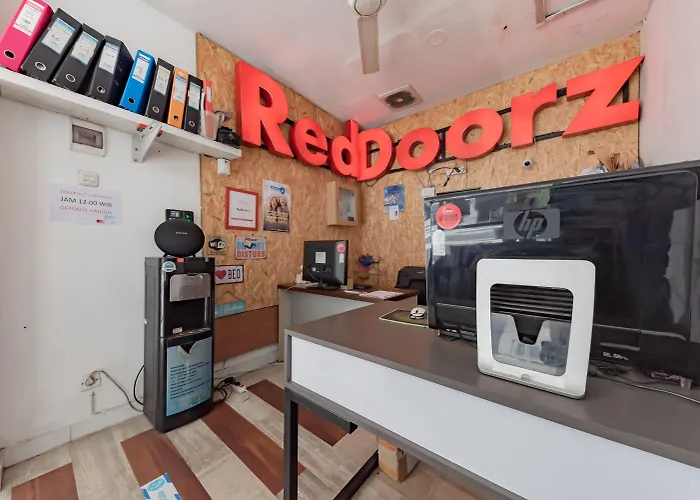Reddoorz @ Jarrdin Cihampelas