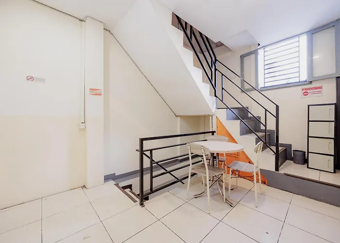 Hotel C18 At Cibaduyut Mitra Reddoorz