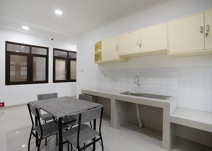 O Hegarbudhi Residence
