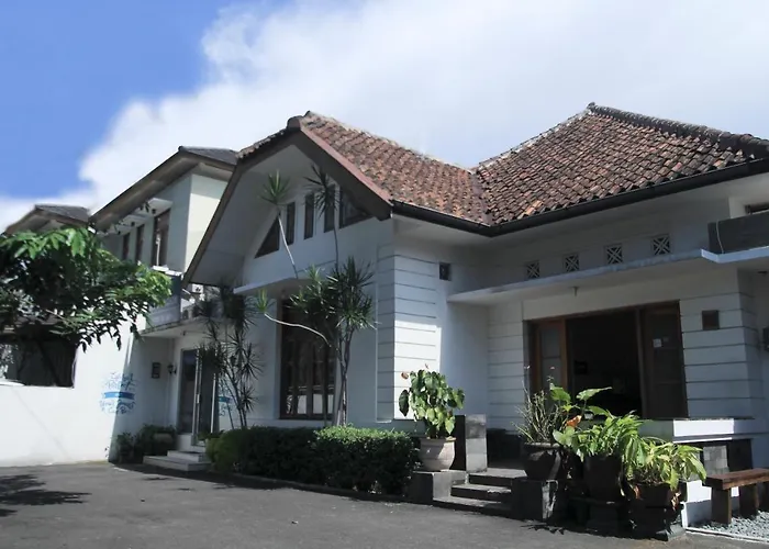 Oyo 497 De Tropis Family Residence
