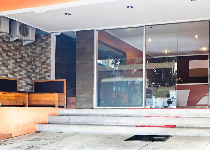 Reddoorz Syariah Near Btc Fashion Mall